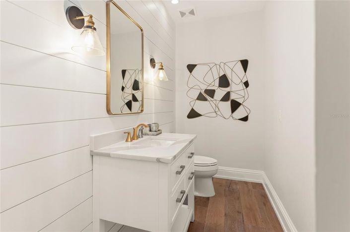 Image No.23-6 Bed Property for sale