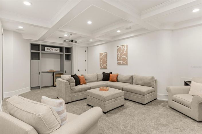 Image No.33-6 Bed Property for sale