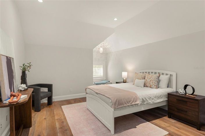 Image No.40-6 Bed Property for sale