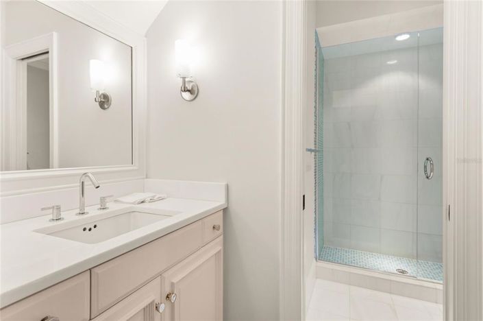 Image No.41-6 Bed Property for sale