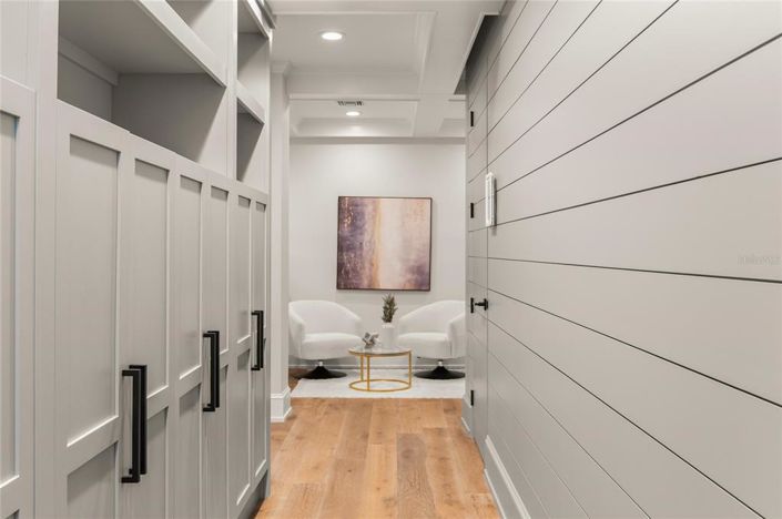 Image No.44-6 Bed Property for sale