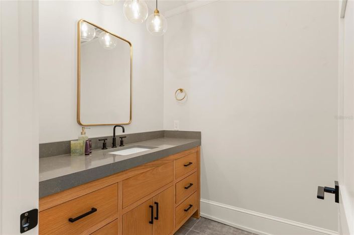 Image No.46-6 Bed Property for sale