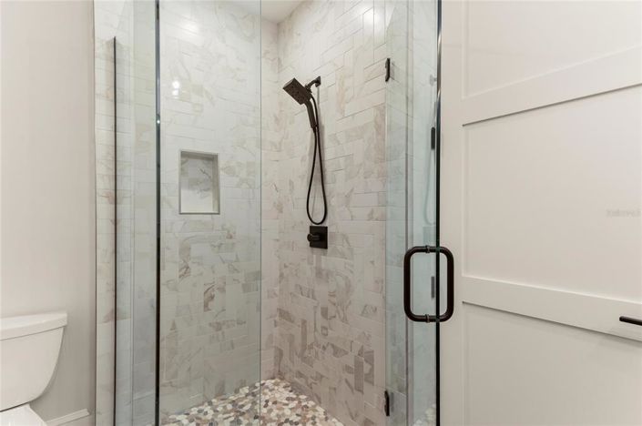 Image No.47-6 Bed Property for sale