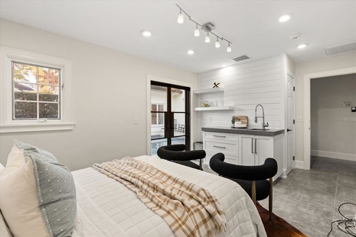 Image No.51-6 Bed Property for sale