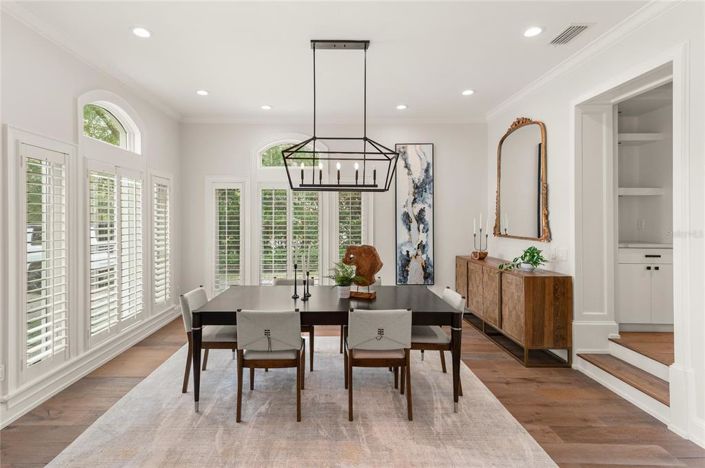 Image No.9-6 Bed Property for sale