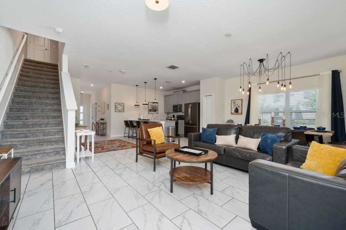 Image No.12-5 Bed Townhouse for sale