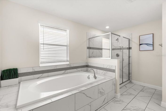 Image No.11-6 Bed Property for sale