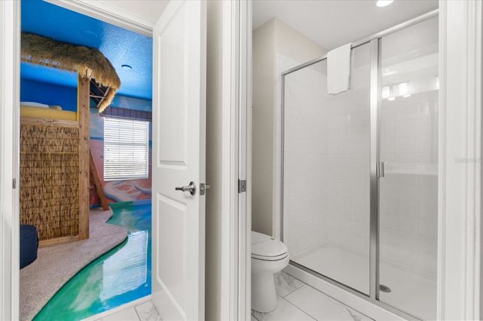 Image No.17-6 Bed Property for sale