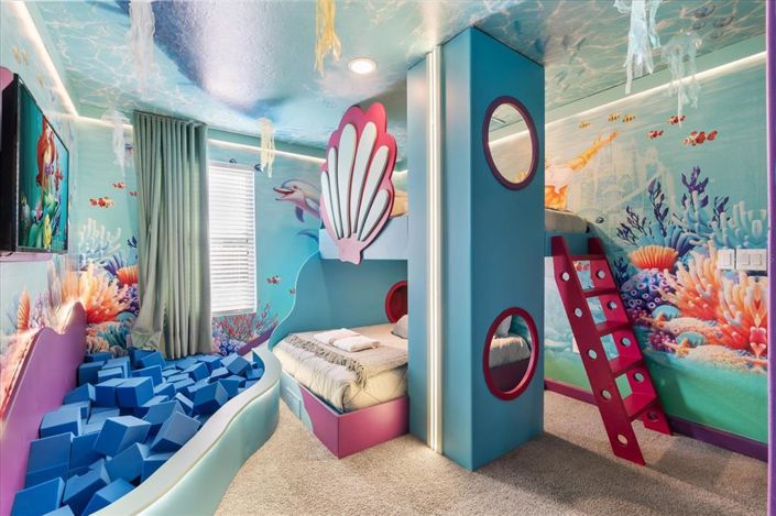 Image No.25-6 Bed Property for sale