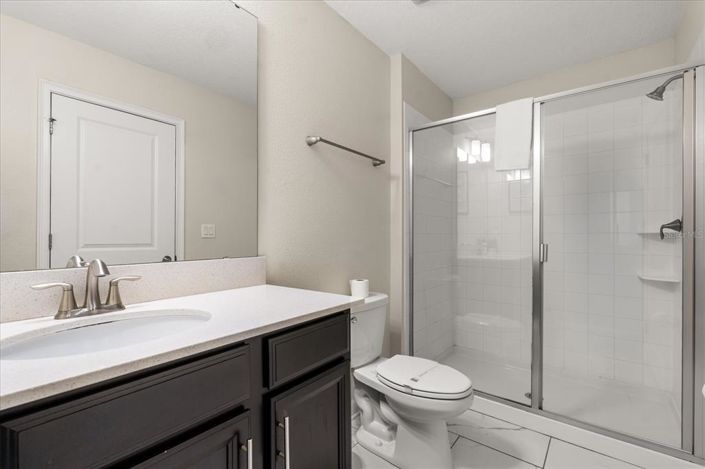 Image No.26-6 Bed Property for sale