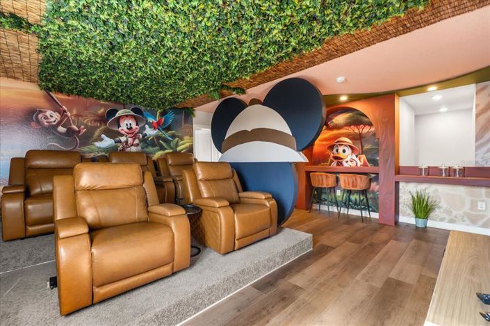 Image No.28-6 Bed Property for sale