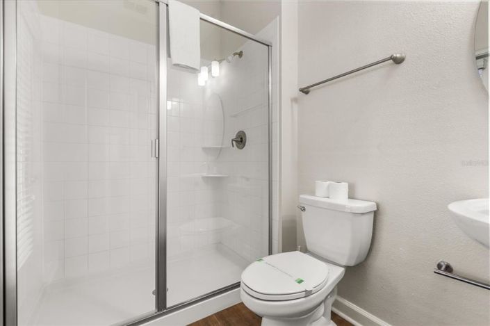 Image No.29-6 Bed Property for sale