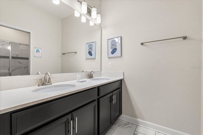 Image No.39-6 Bed Property for sale