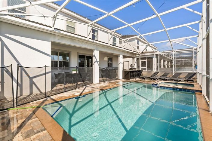 Image No.42-6 Bed Property for sale