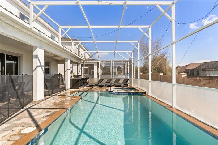 Image No.43-6 Bed Property for sale