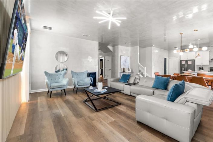 Image No.5-6 Bed Property for sale