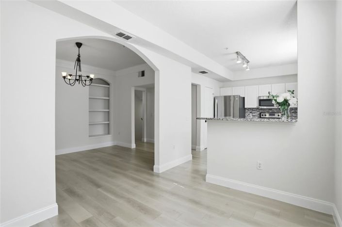 Image No.11-4 Bed Townhouse for sale