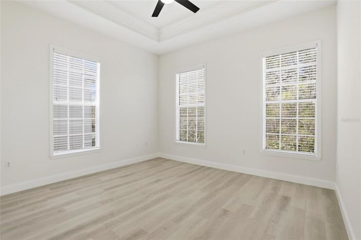 Image No.24-4 Bed Townhouse for sale