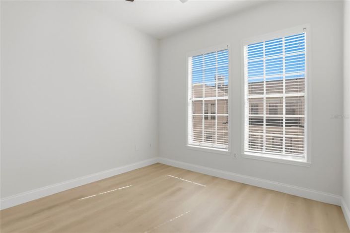 Image No.28-4 Bed Townhouse for sale