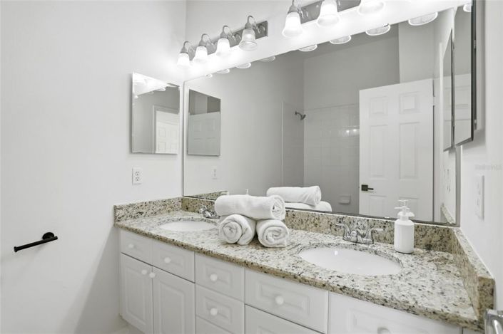 Image No.30-4 Bed Townhouse for sale