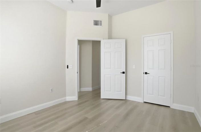 Image No.33-4 Bed Townhouse for sale