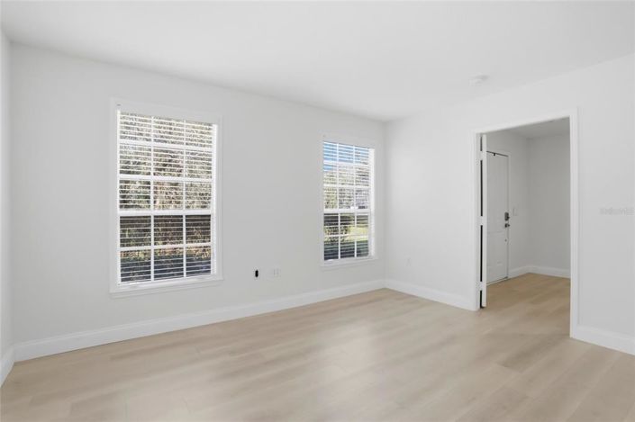 Image No.4-4 Bed Townhouse for sale