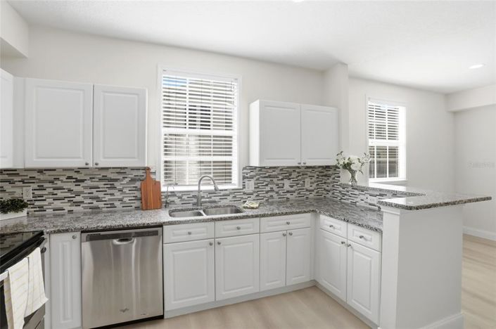 Image No.8-4 Bed Townhouse for sale