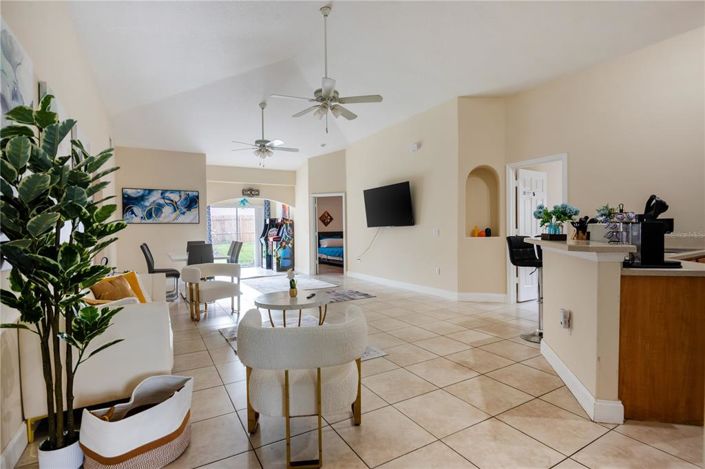 Image No.5-Propriété de 5 chambres à vendre à Davenport