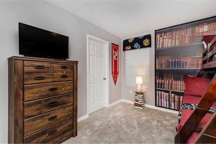 Image No.6-9 Bed Property for sale