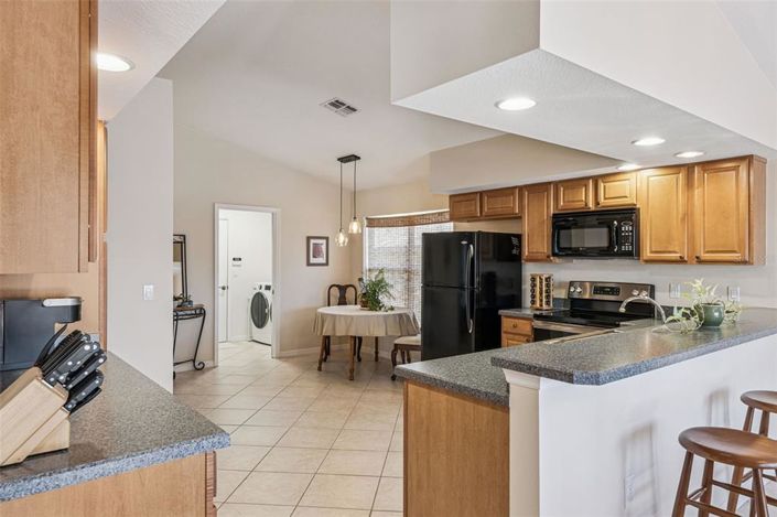 Image No.10-3 Bed Property for sale