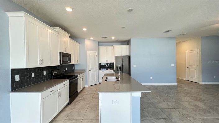 Image No.17-4 Bed Property for sale