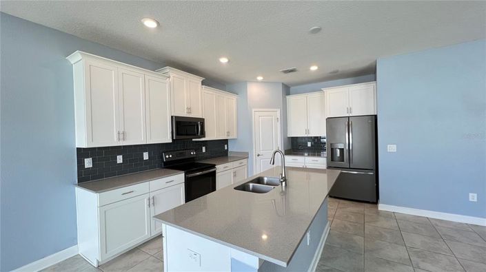 Image No.22-4 Bed Property for sale