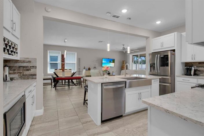 Image No.8-3 Bed Property for sale