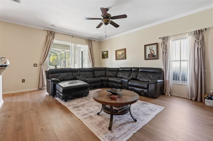 Image No.14-5 Bed Property for sale