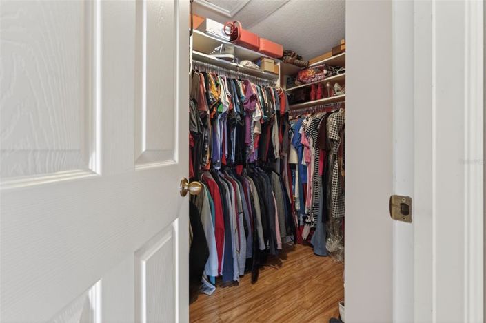 Image No.21-5 Bed Property for sale