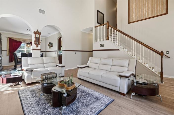 Image No.7-5 Bed Property for sale