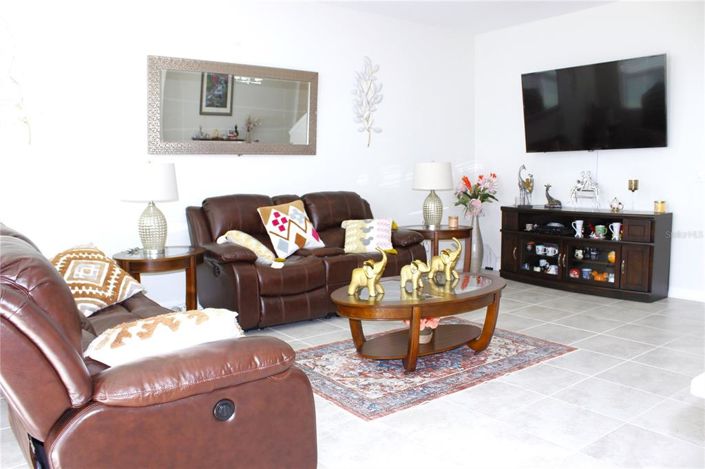 Image No.11-3 Bed Townhouse for sale