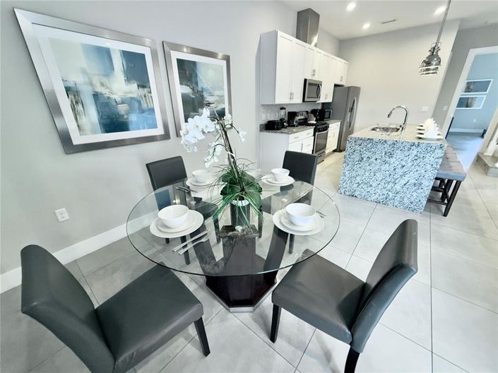 Image No.17-5 Bed Townhouse for sale