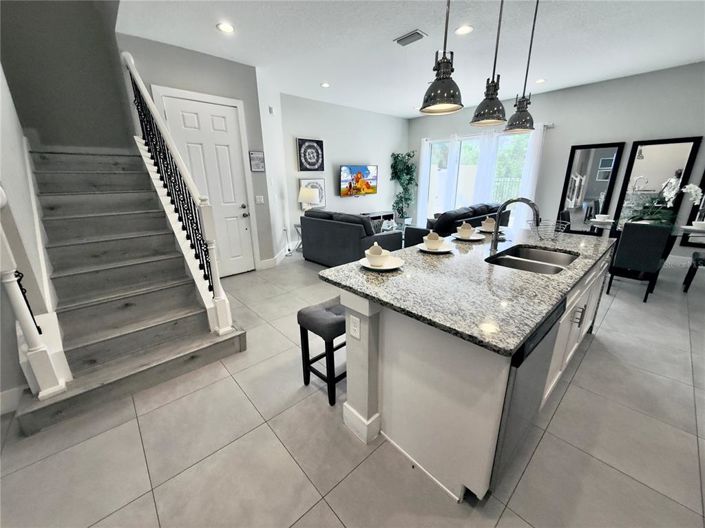 Image No.21-5 Bed Townhouse for sale