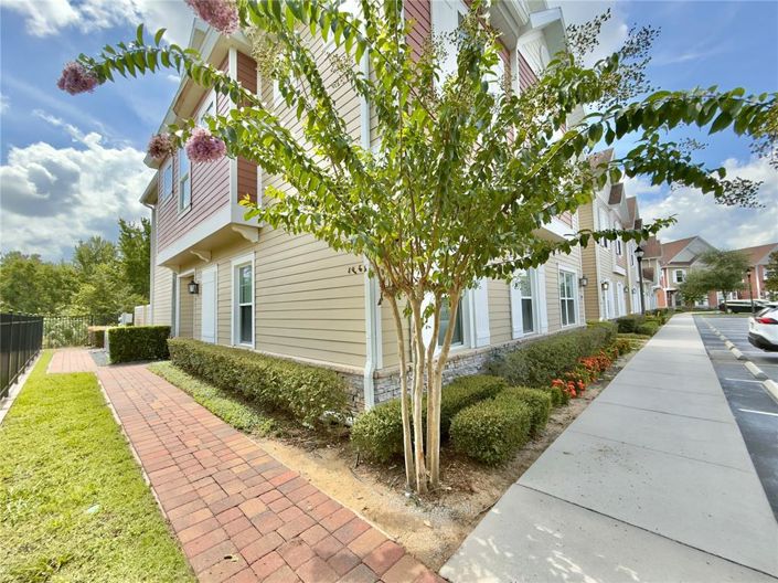 Image No.3-5 Bed Townhouse for sale