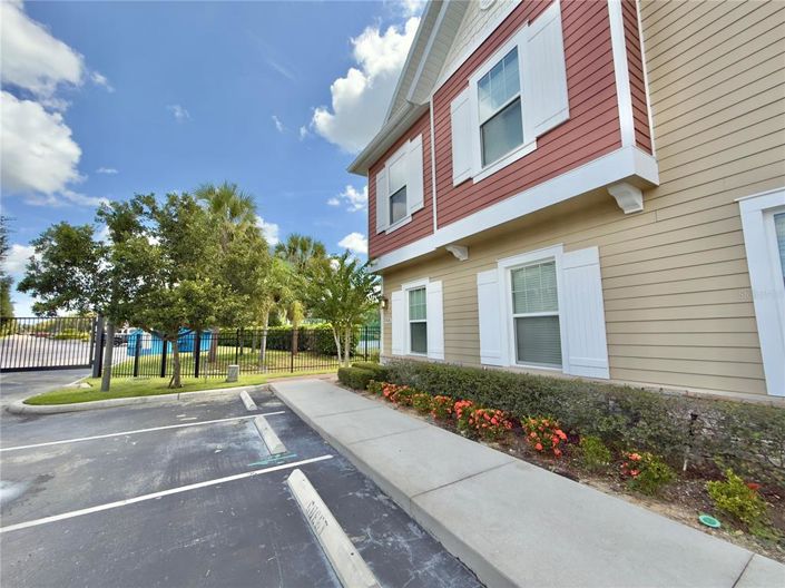 Image No.44-5 Bed Townhouse for sale