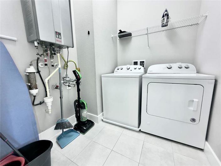 Image No.45-5 Bed Townhouse for sale