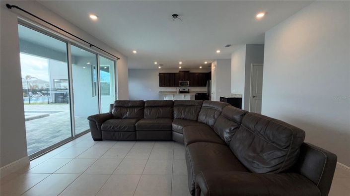 Image No.20-5 Bed Property for sale