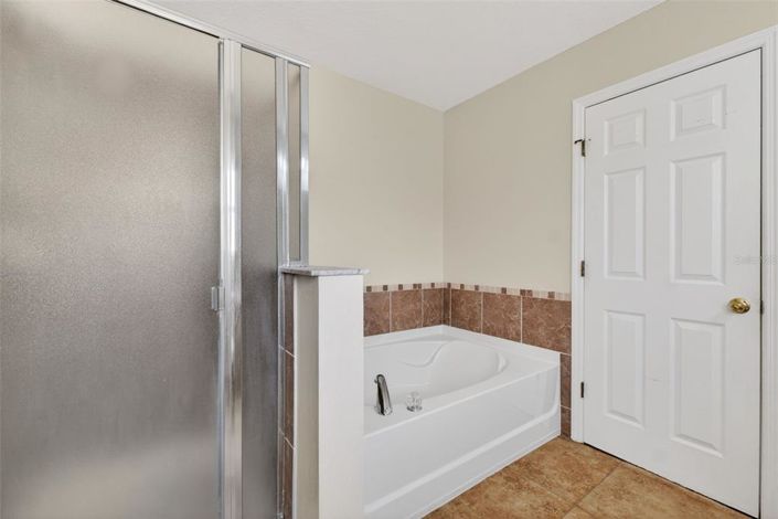 Image No.20-4 Bed Property for sale