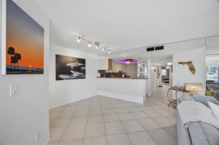 Image No.11-2 Bed Property for sale