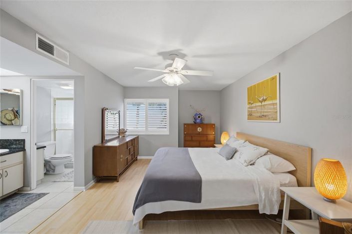 Image No.16-2 Bed Property for sale