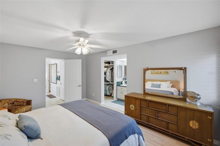 Image No.17-2 Bed Property for sale