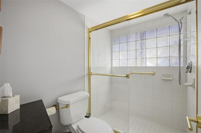 Image No.21-2 Bed Property for sale