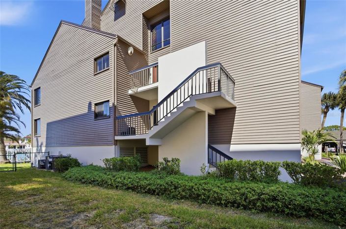 Image No.42-2 Bed Property for sale