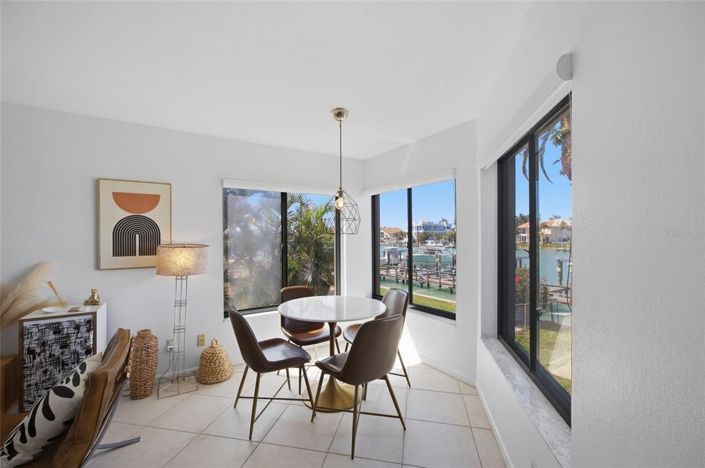 Image No.8-2 Bed Property for sale